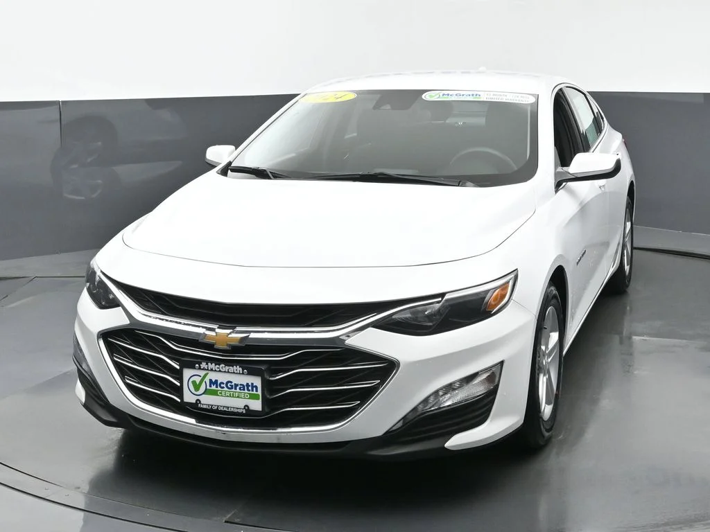 Used 2024 White Chevrolet LT image 6