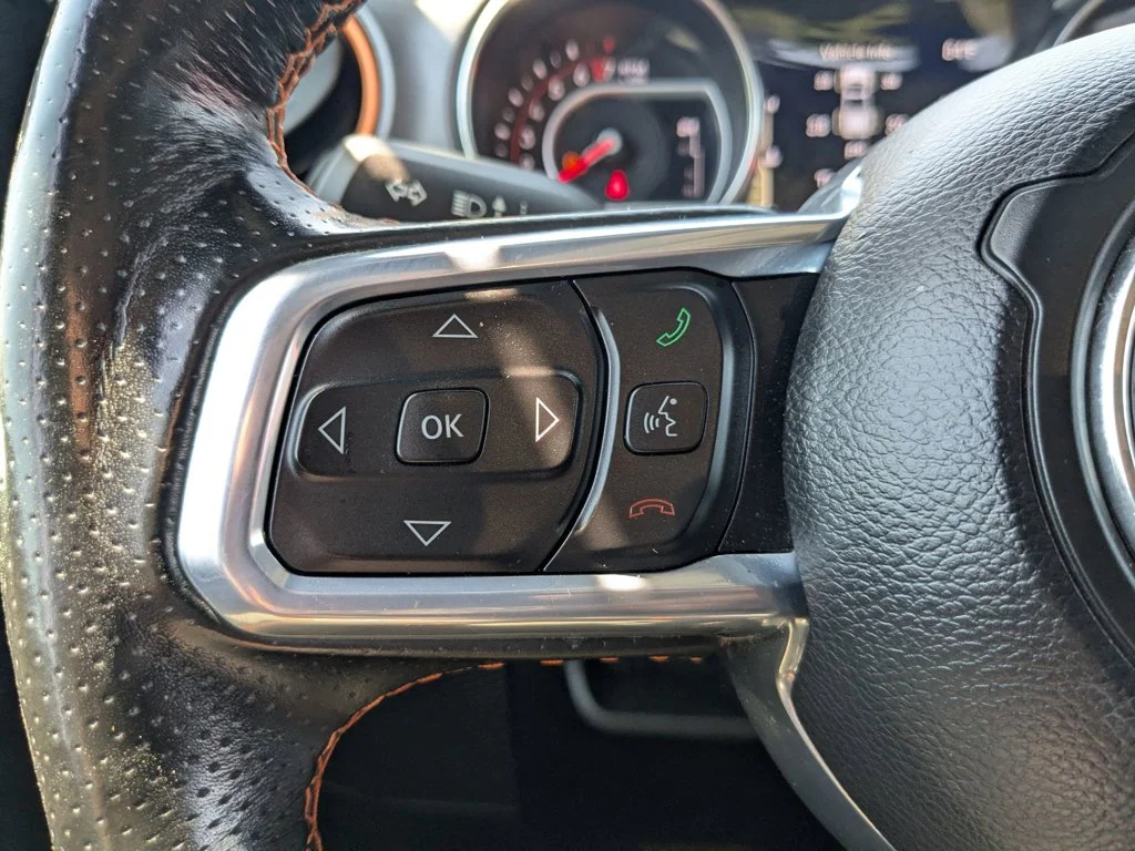 Used 2020 Black Clearcoat Jeep Mojave image 23