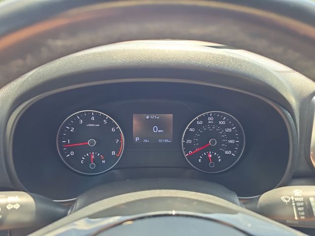 Used 2022 Silver Kia Nightfall image 18
