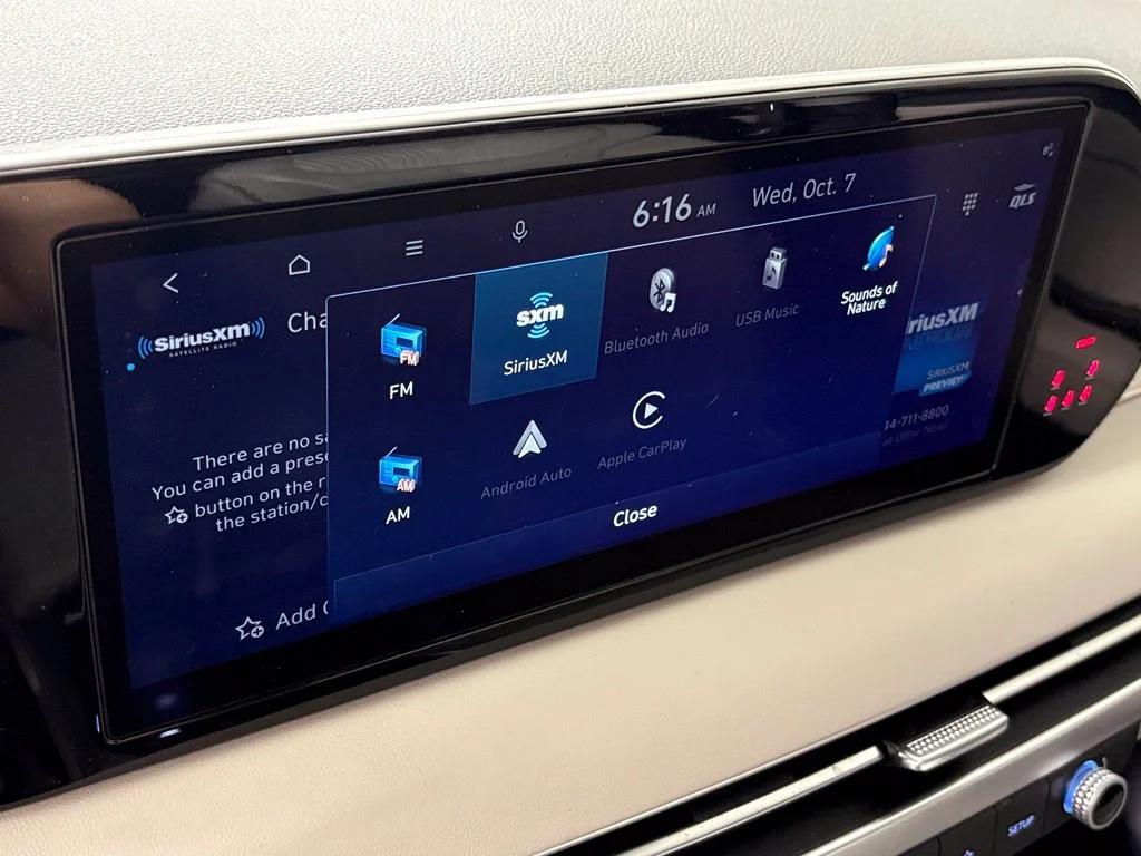 Used 2023 White Hyundai Calligraphy image 49
