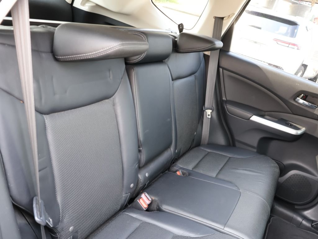 Used 2016  Honda Touring image 12