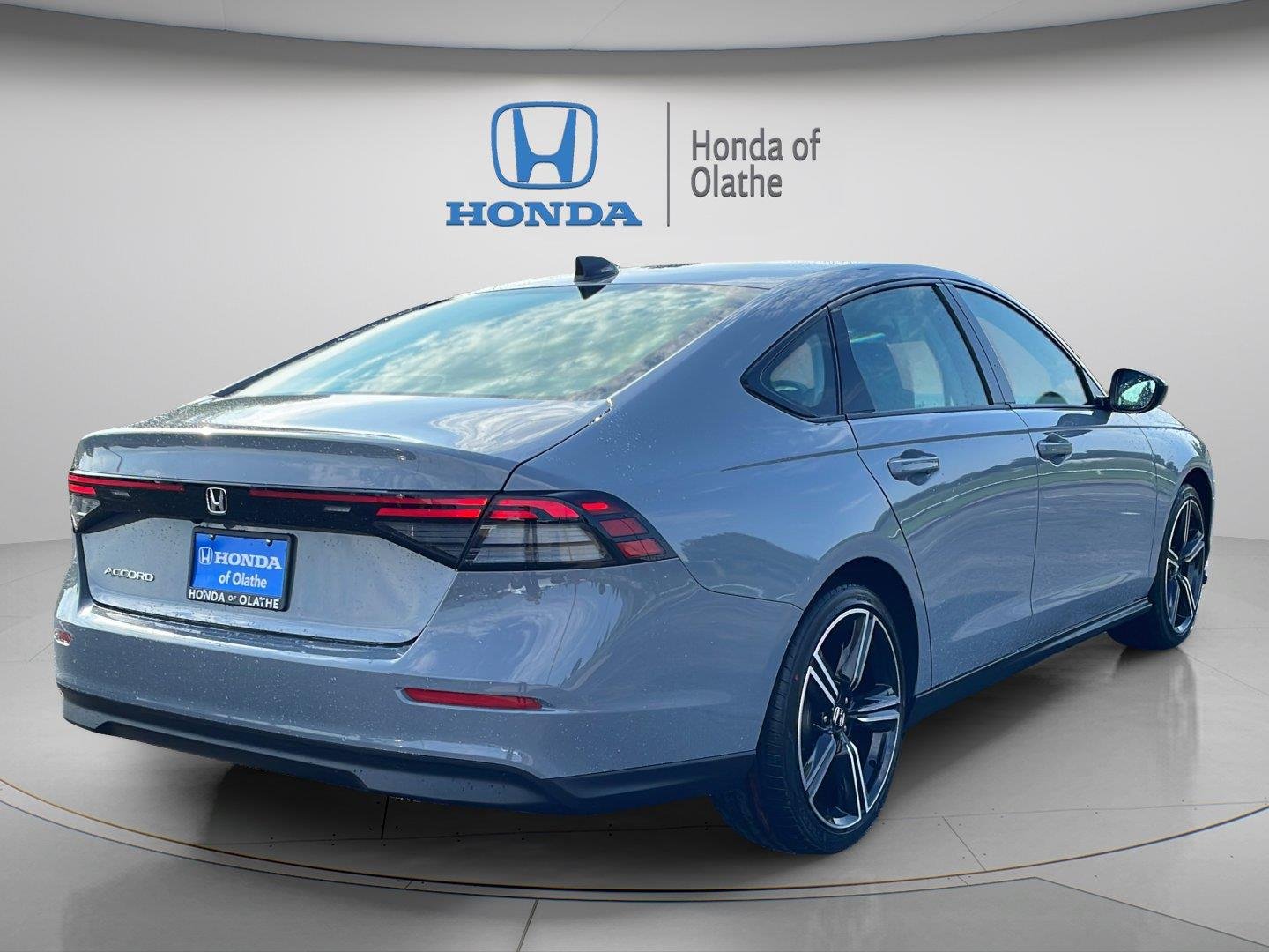 New 2026 Urban Gray Pearl Honda SE image 3
