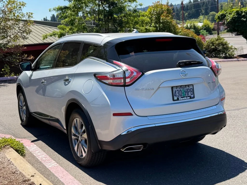 Used 2015 Silver Nissan SL image 5