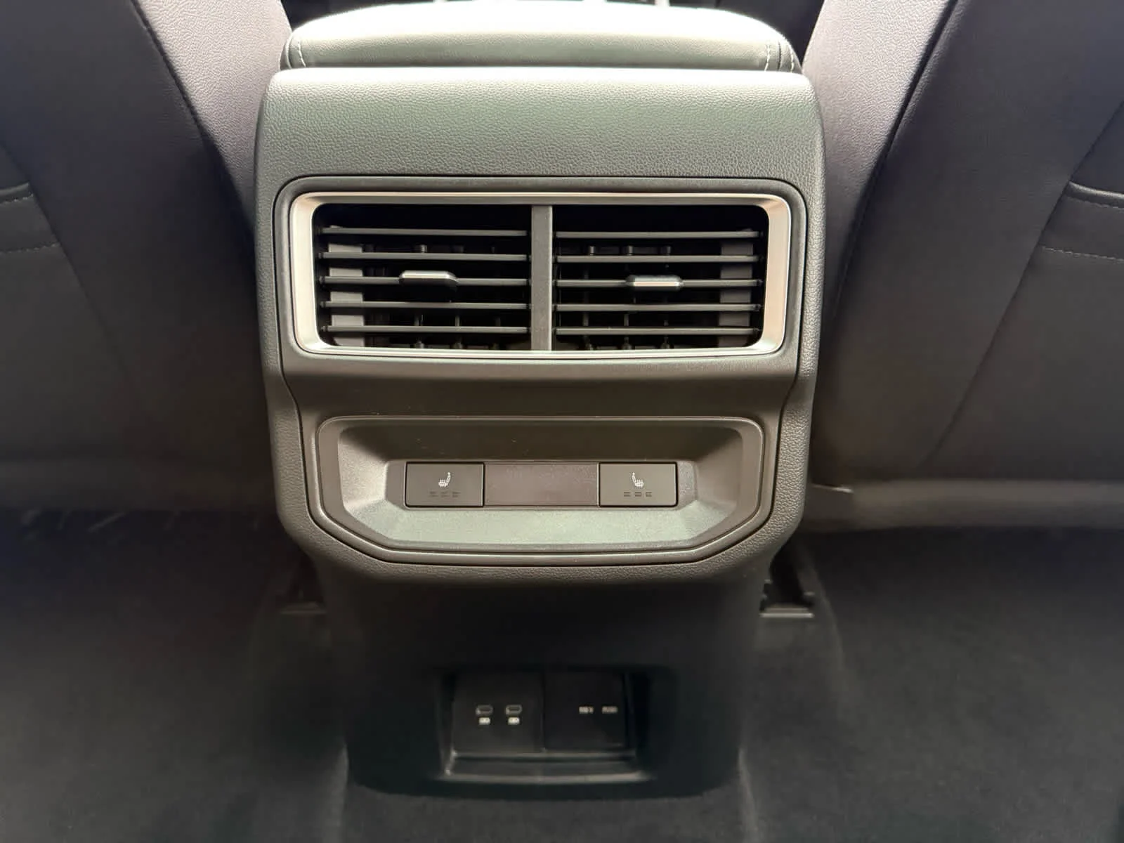 2026 Volkswagen Atlas Cross Sport SEL Premium R-LINE - Photo 24
