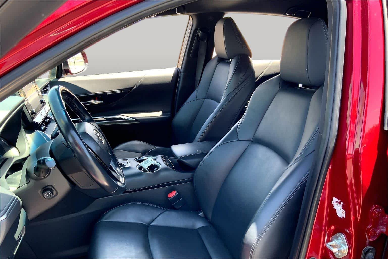Certified Used 2022 Ruby Flare Pearl Toyota XLE image 9