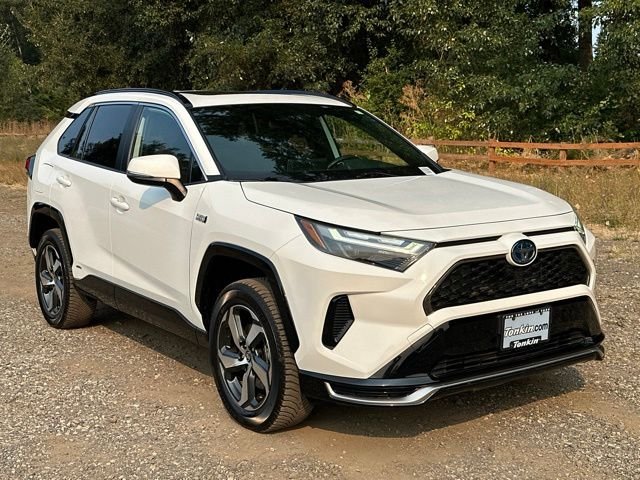Used 2023 Ice Toyota SE image 2