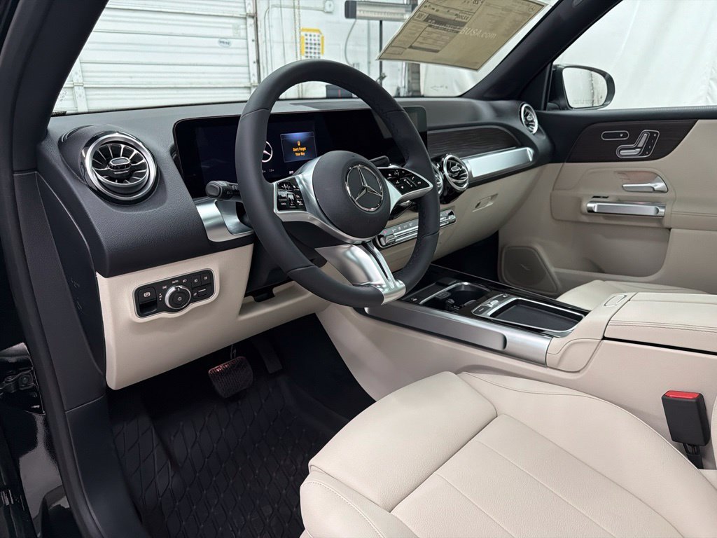 Used 2026 Black Mercedes-Benz GLB 250 image 12