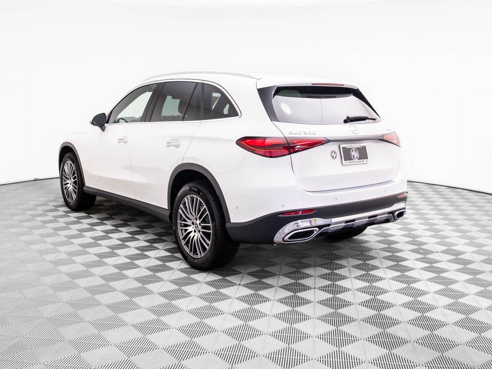 New 2026 White Mercedes-Benz GLC 300 image 3