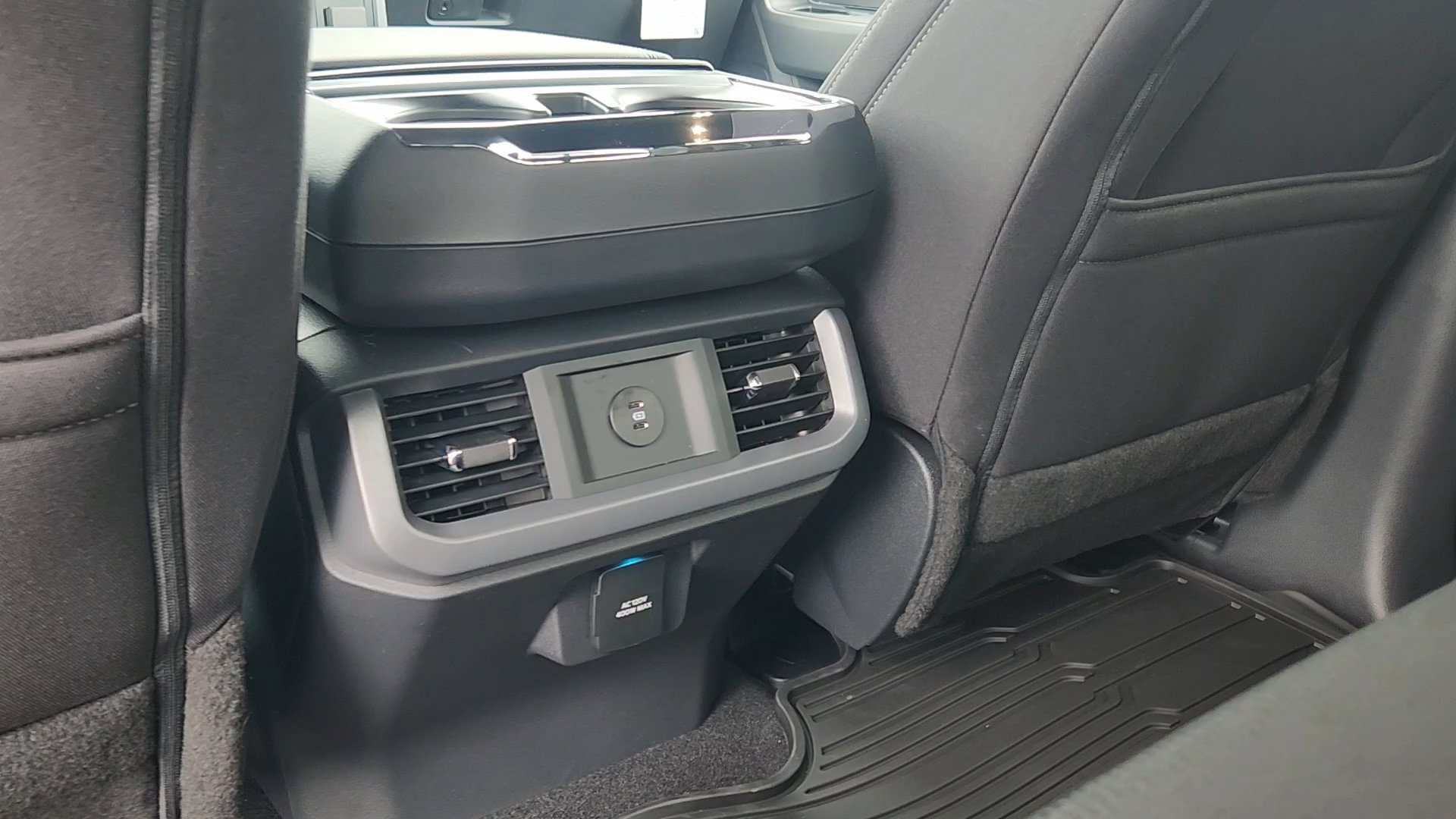New 2026 Agate Black Metallic Ford XLT image 22