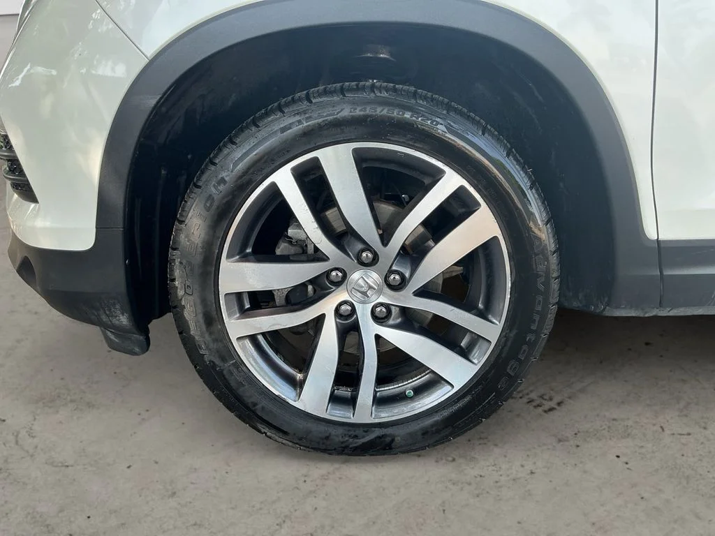 Used 2017 White Honda Elite image 13