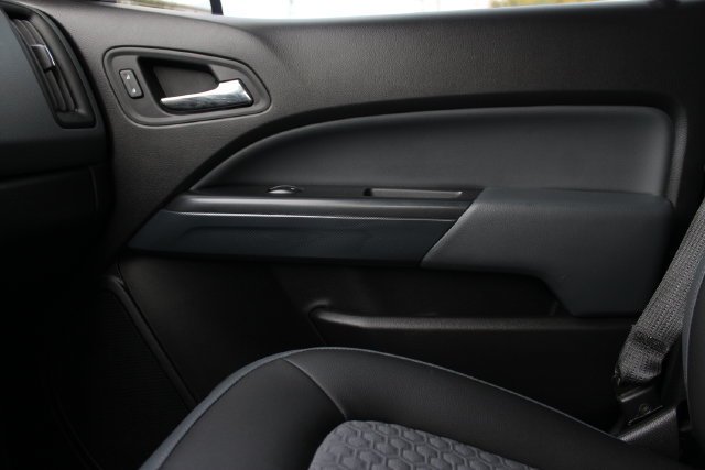 Used 2018 BLACK Chevrolet 4WD Z71 image 17