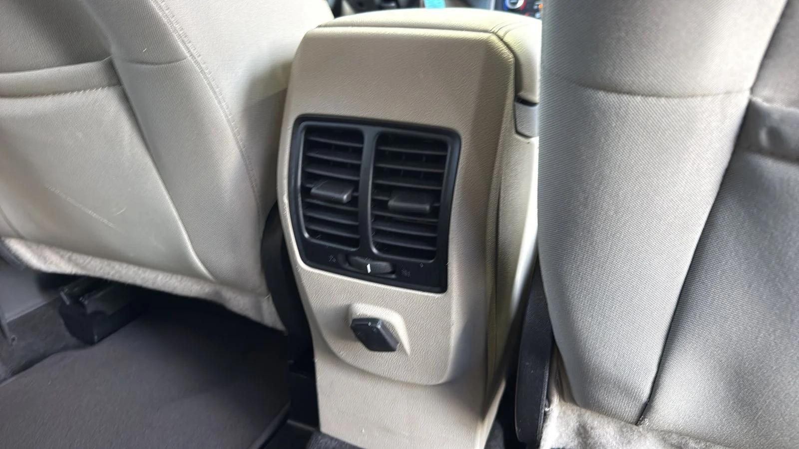 Used 2018 Blue Ford SE image 27