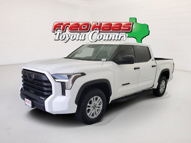 2025 Toyota Tundra 4WD SR5