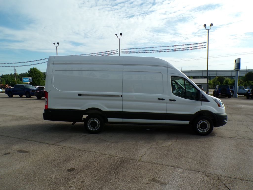 New 2026 Oxford White Ford Cargo Van image 8