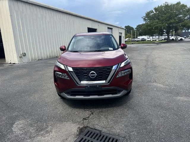 Used 2023 Red Nissan SV image 2