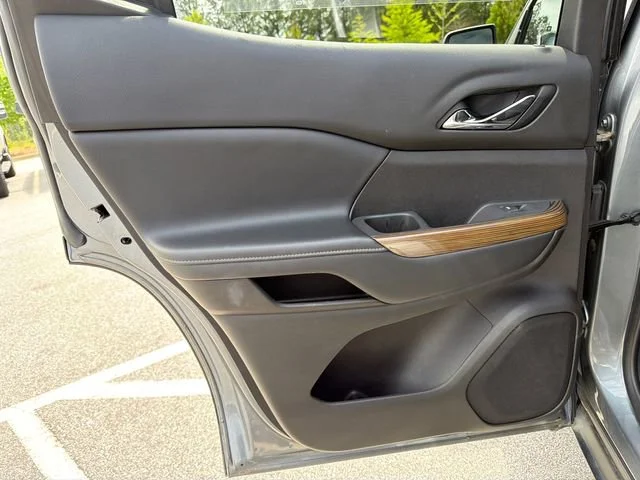 Used 2021 SATIN STEEL METALLIC GMC SLE image 22