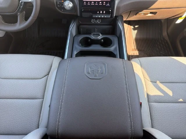 New 2027 Ivory White Tri-Coat Pearl-Coat Exterior Paint RAM Laramie image 23