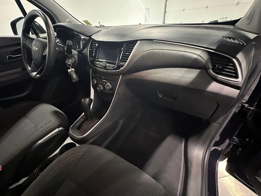 Used 2021 Blue Chevrolet LS image 27