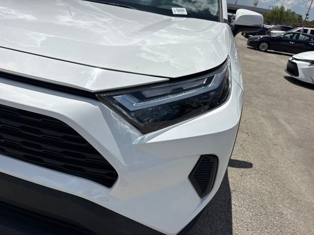 2023 Toyota RAV4 XLE - Photo 9
