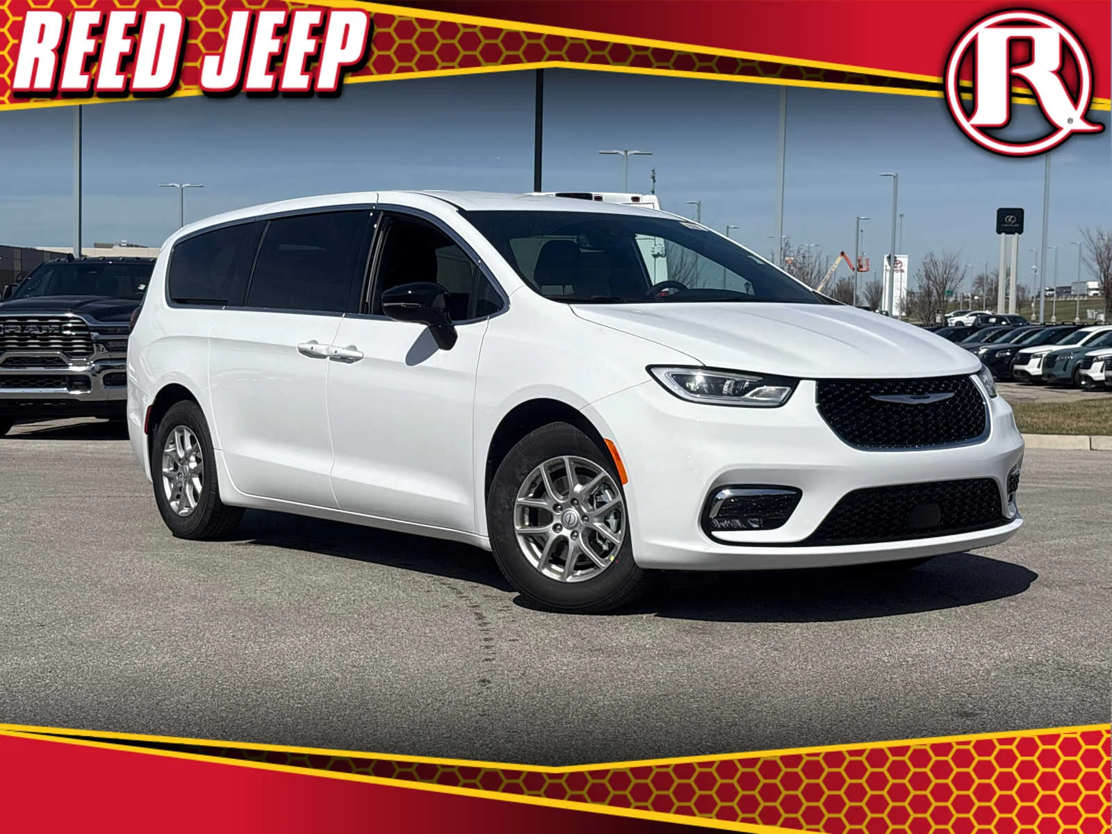 2026 Chrysler Pacifica Select