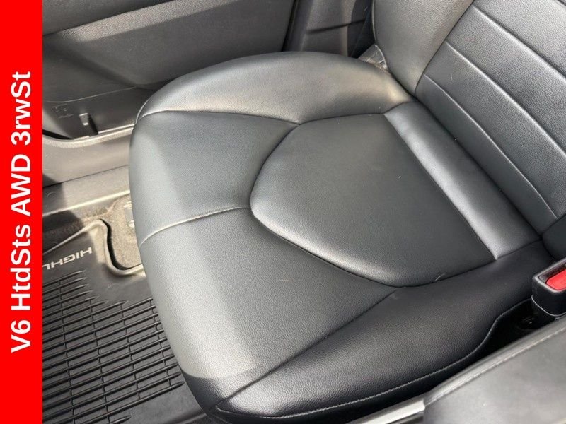 Used 2020 Moon Dust Toyota XLE image 25