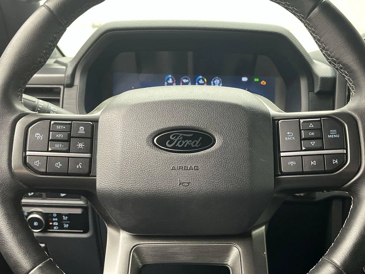 Used 2024 Black Ford XLT image 17