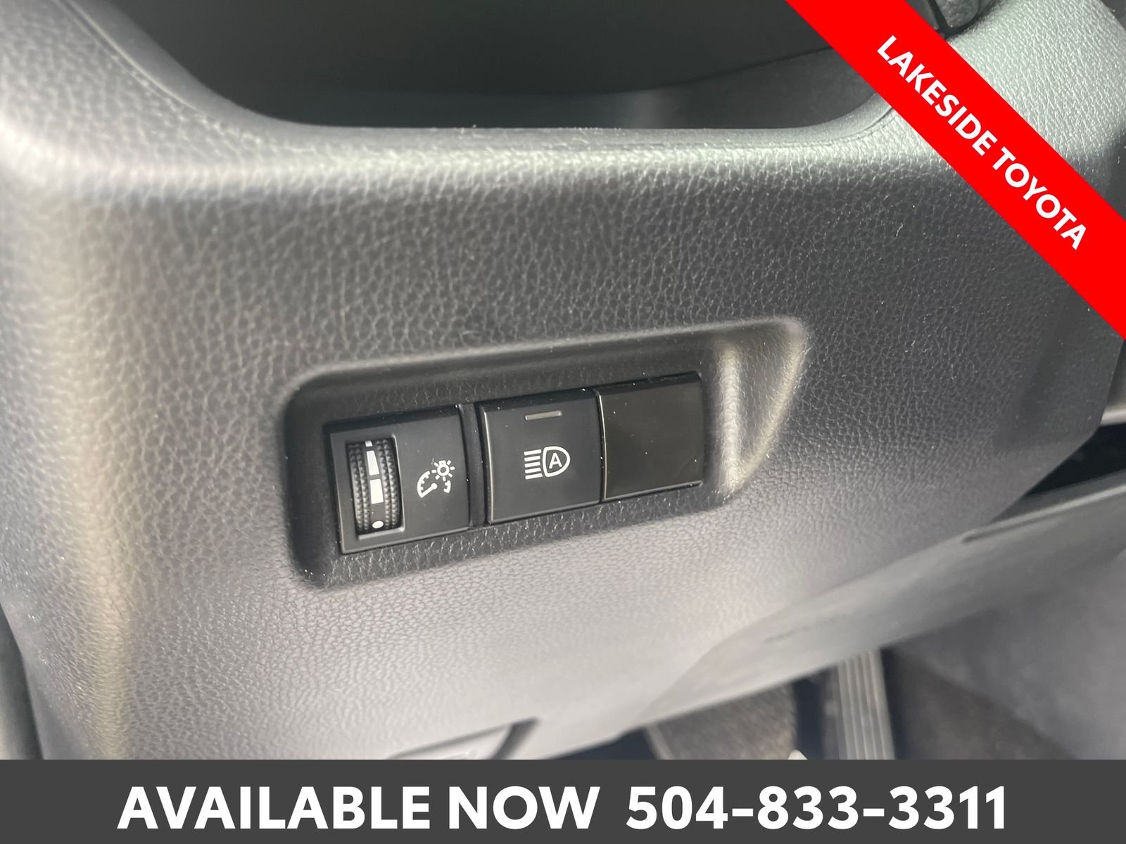 2024 Toyota RAV4 XLE - Photo 25