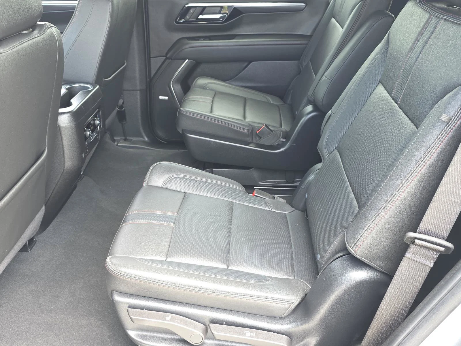 Used 2025 Sterling Gray Metallic Chevrolet RST image 21