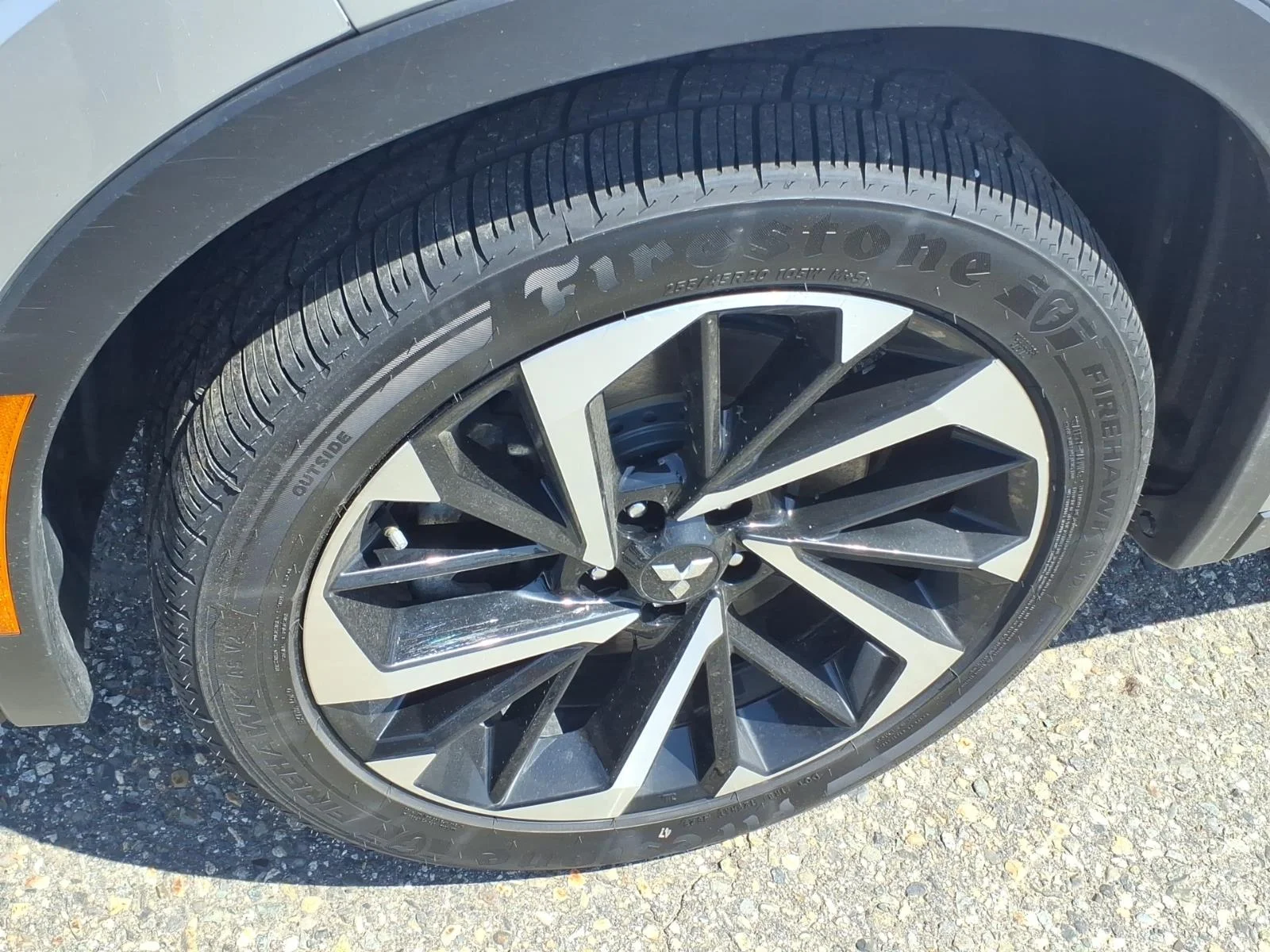 Used 2024 Silver Alloy Mitsubishi SE image 10