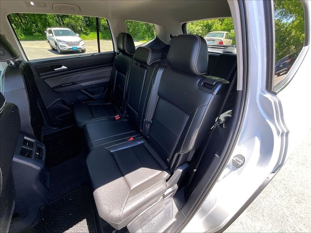 Used 2023 White Volkswagen 3.6L V6 SE w/Technology image 26
