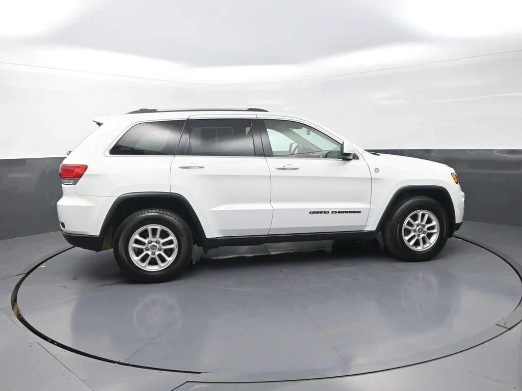 Used 2019 White Jeep Laredo E image 11