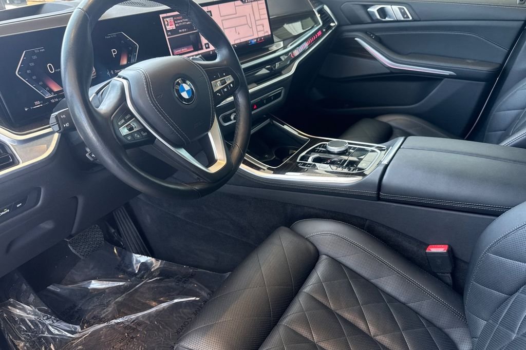 Used 2024 White BMW xDrive40i image 14