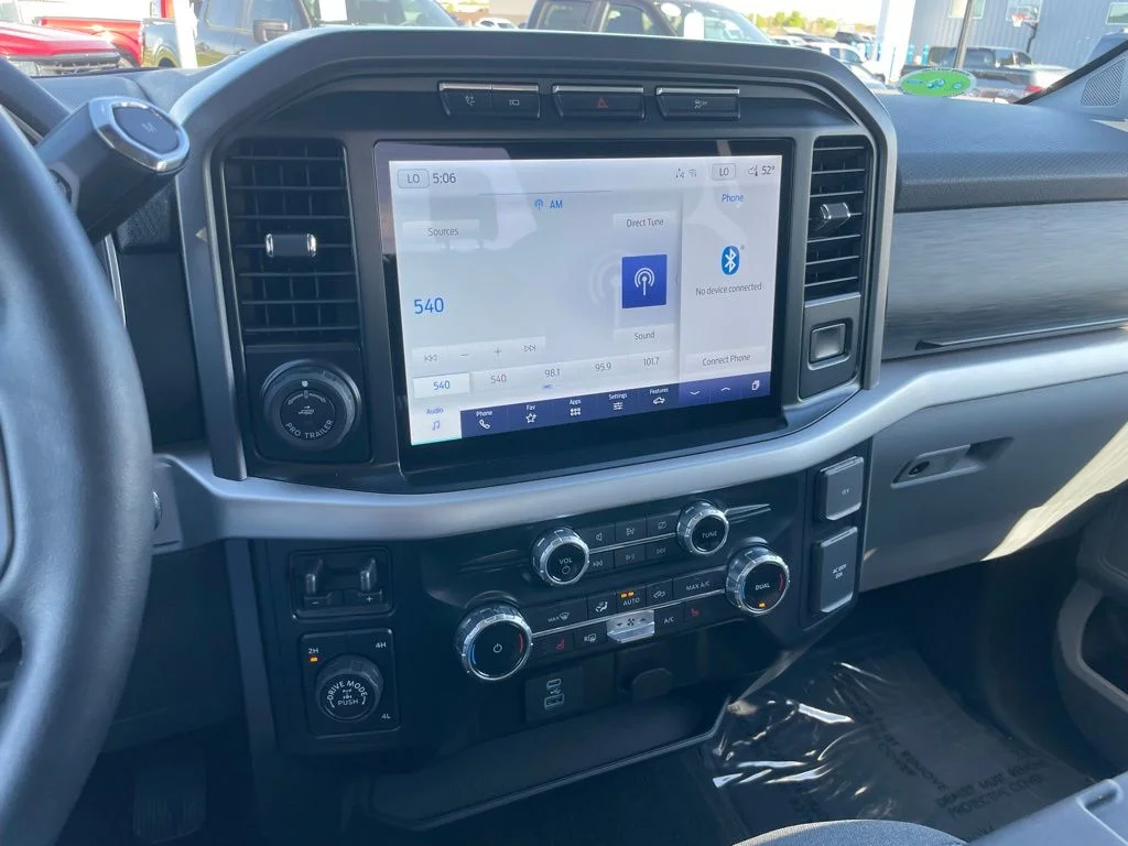 Used 2022 Silver Ford XLT image 11