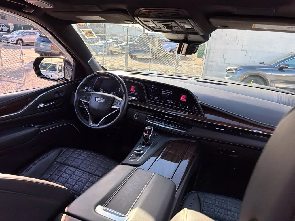 Used 2022 Black Cadillac Sport Platinum image 27