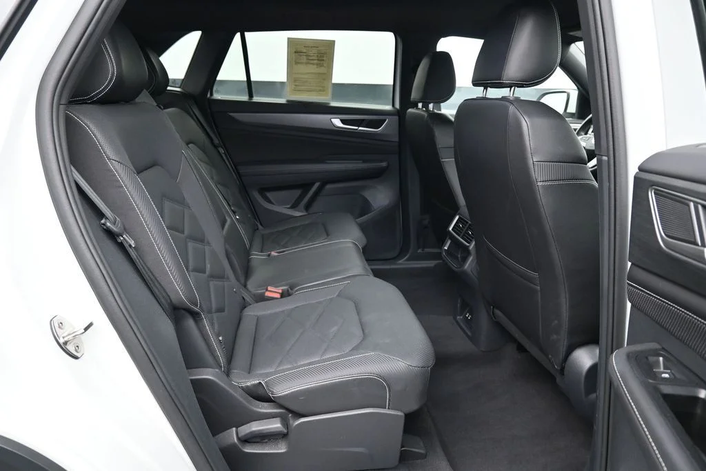 2025 Volkswagen Atlas Cross Sport SE w/Tech - Photo 13