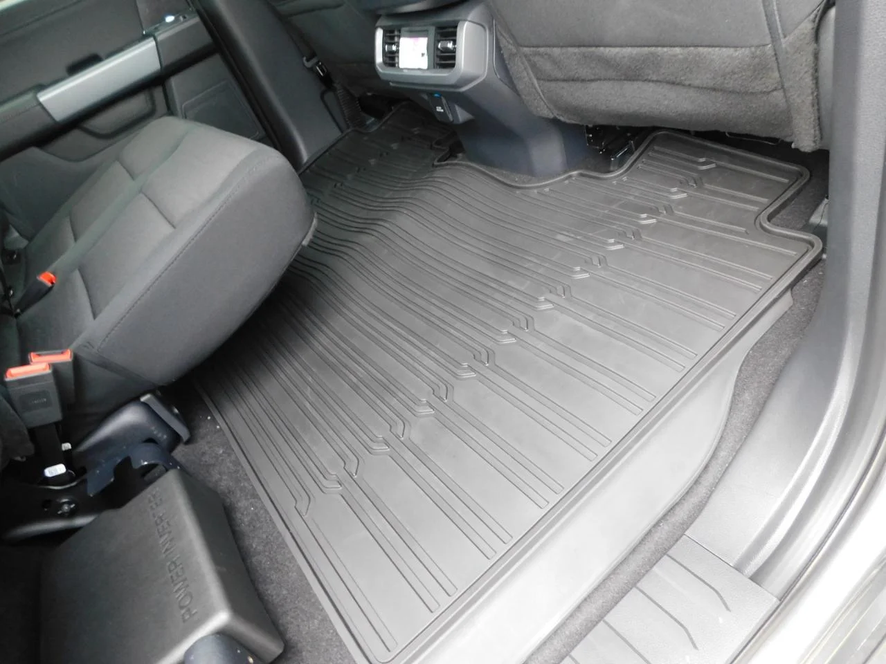 New 2026 Carbonized Gray Metallic Ford XLT image 14