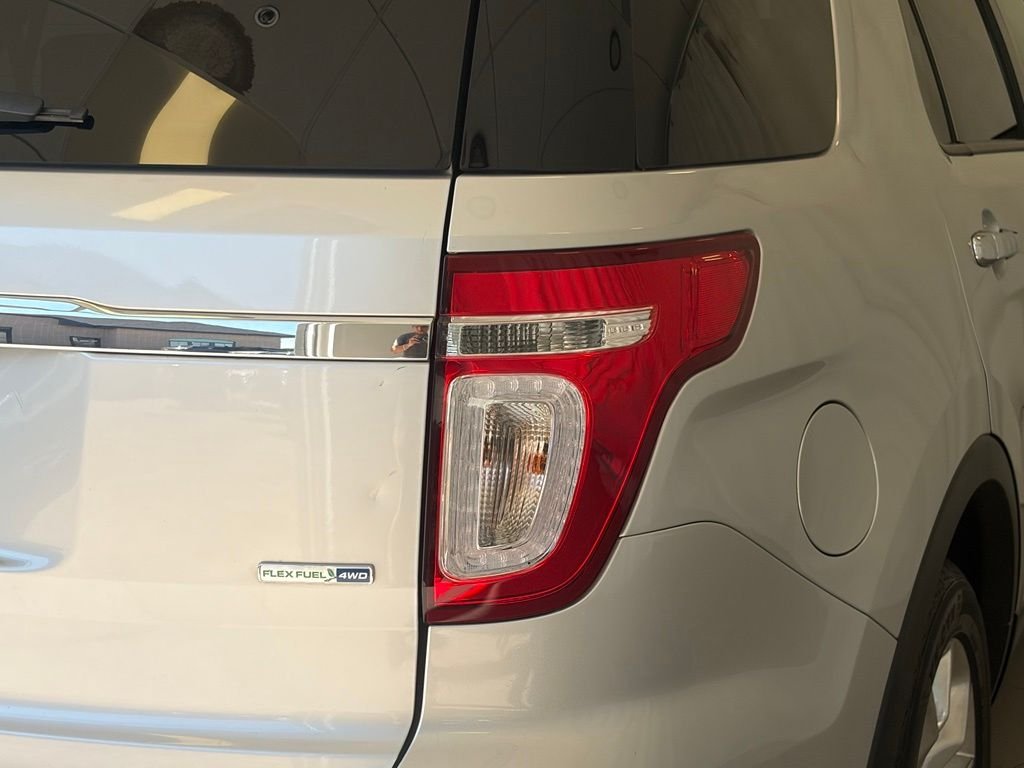Used 2014 Ingot Silver Ford Limited image 13