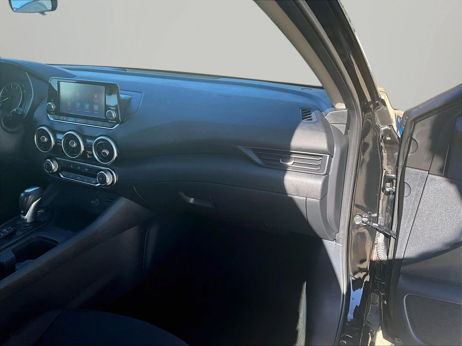 Used 2022 Black Nissan S image 17