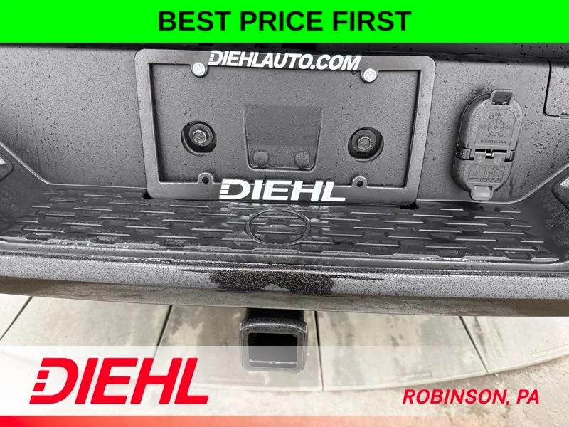 New 2026 Diamond Black Crystal Pearl-Coat Exterior Paint RAM Big Horn/Lone Star image 9