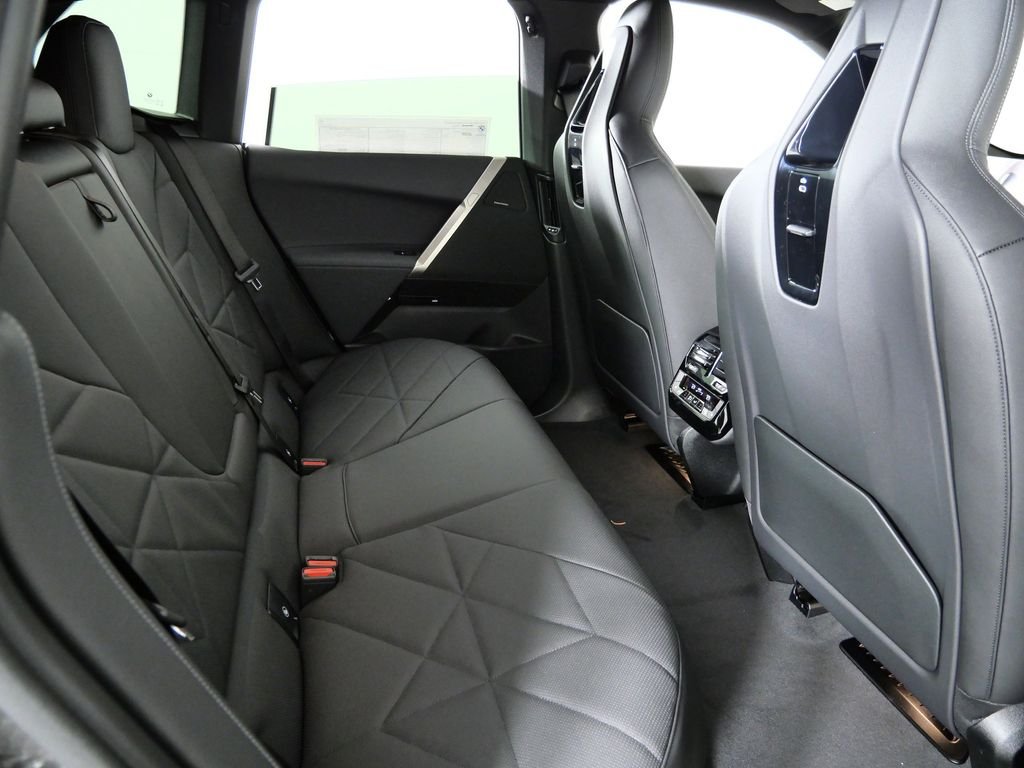2026 BMW iX 60 - Photo 25