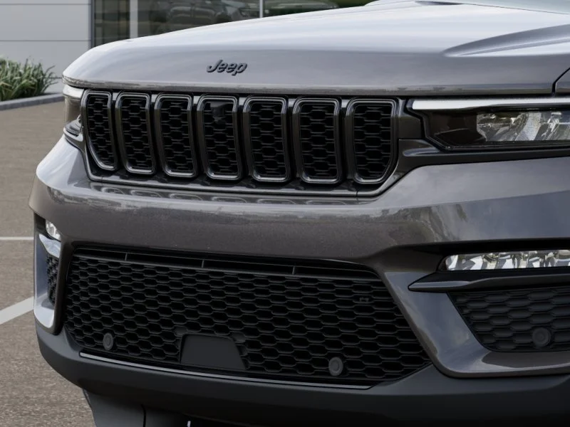 New 2025 Baltic Gray Metallic Clear-Coat Exterior Paint Jeep Limited image 38
