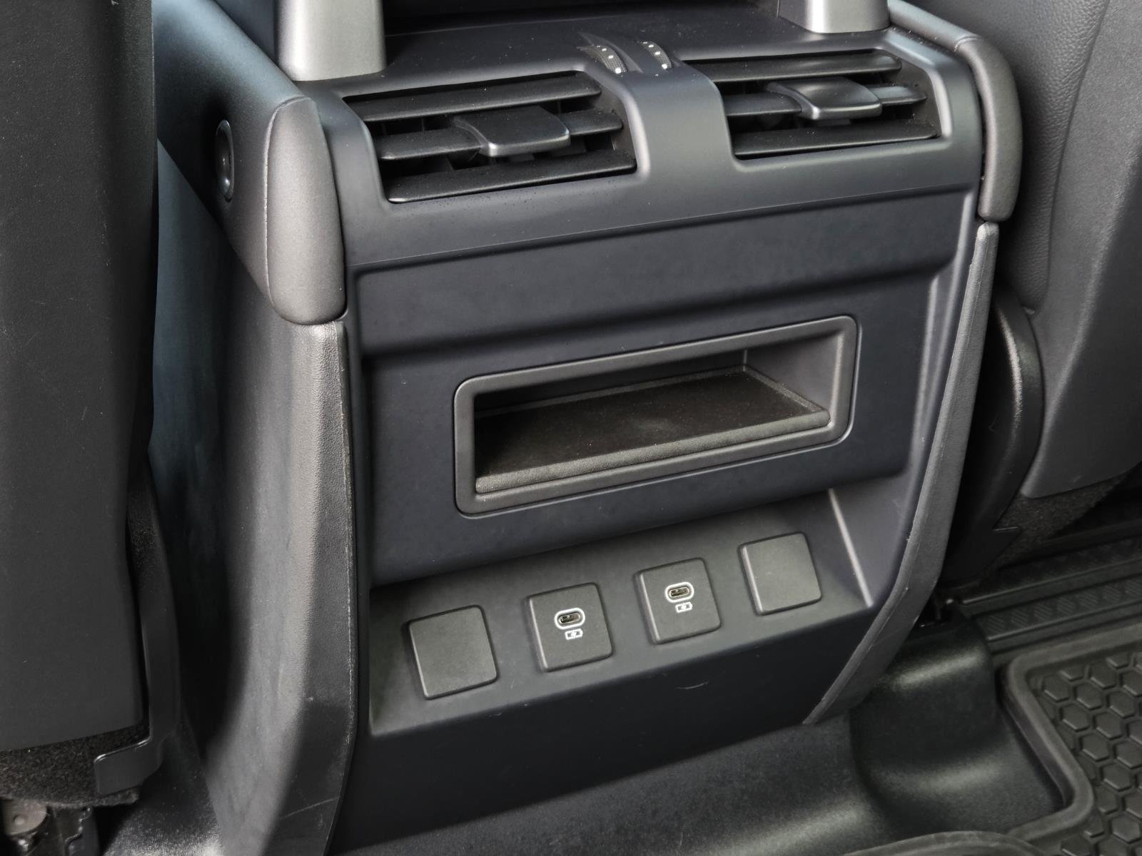 Used 2024 Tasman Blue Metallic Land Rover S image 34
