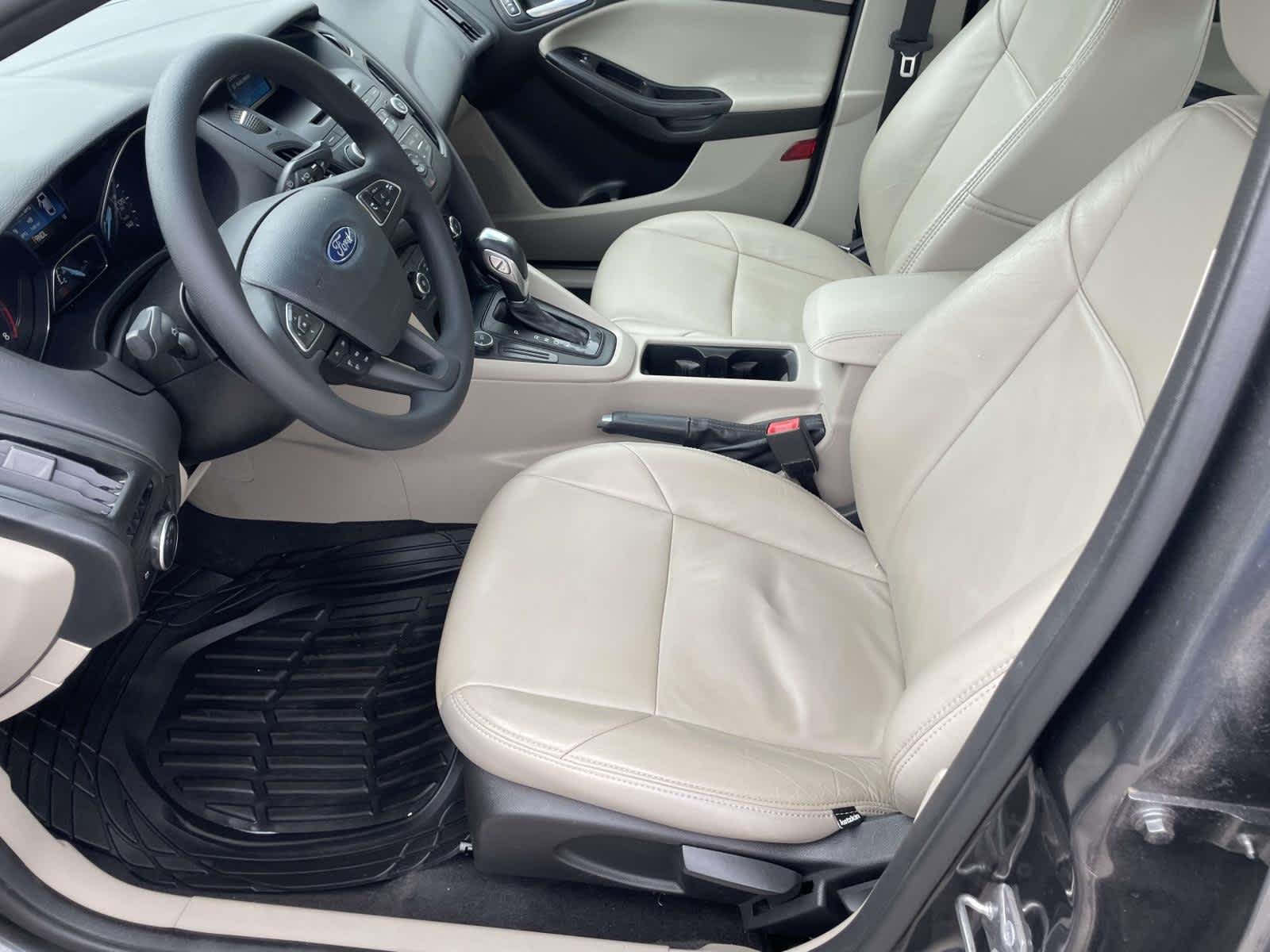 Used 2016 Magnetic Ford SE image 15