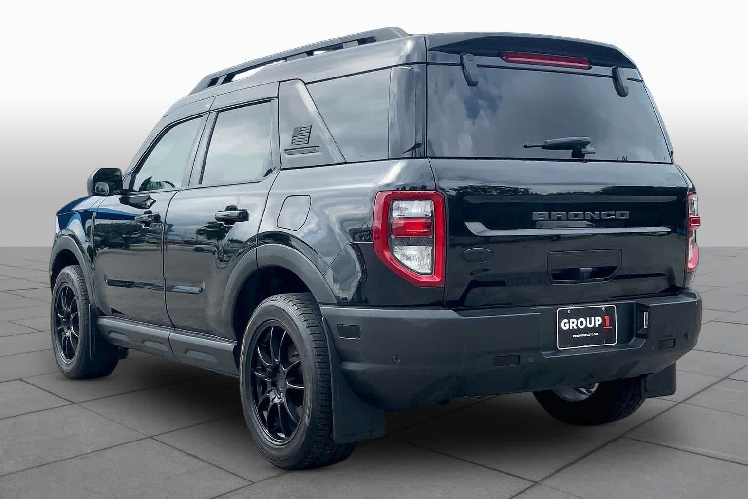Used 2022 Shadow Black Ford Outer Banks image 12