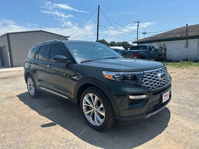 Used 2023 Green Ford Platinum image 2