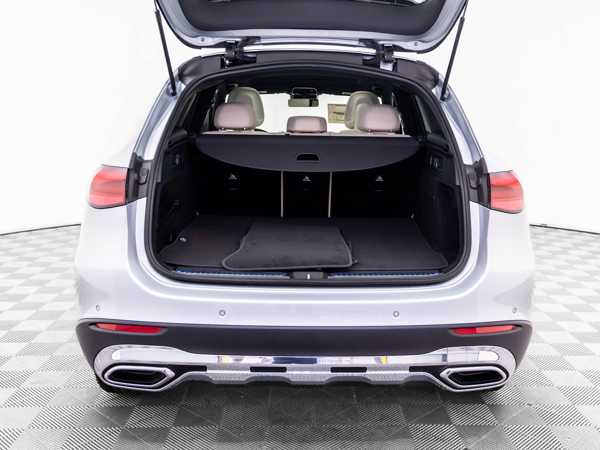 New 2026 Silver Mercedes-Benz GLC 300 image 66