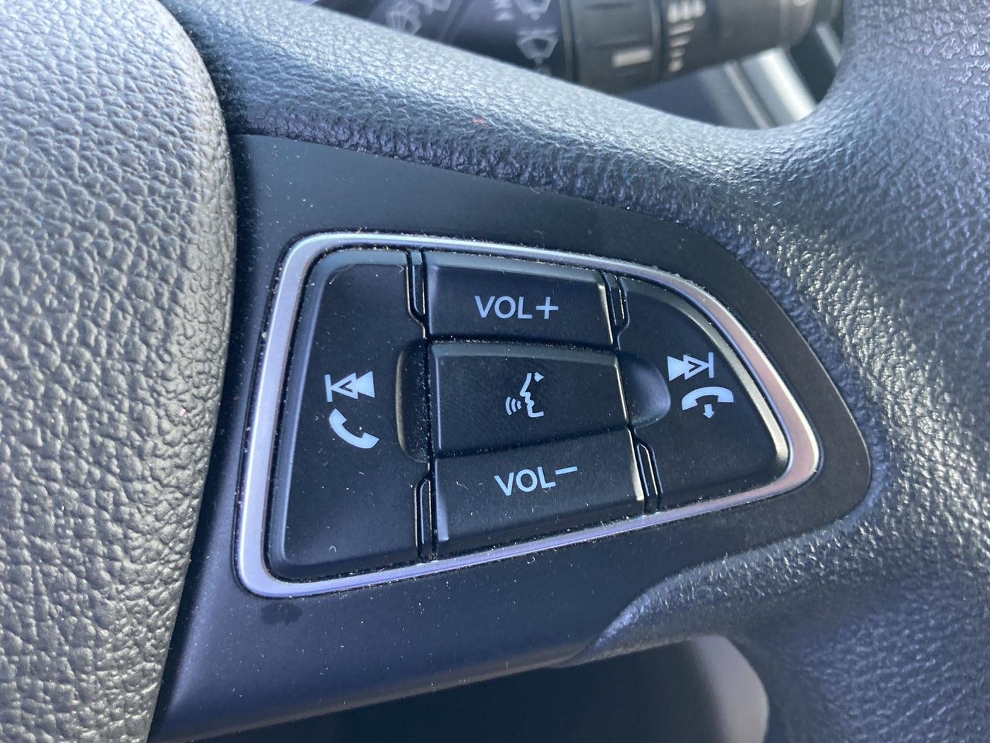 Used 2019 Magnetic Ford SE image 18
