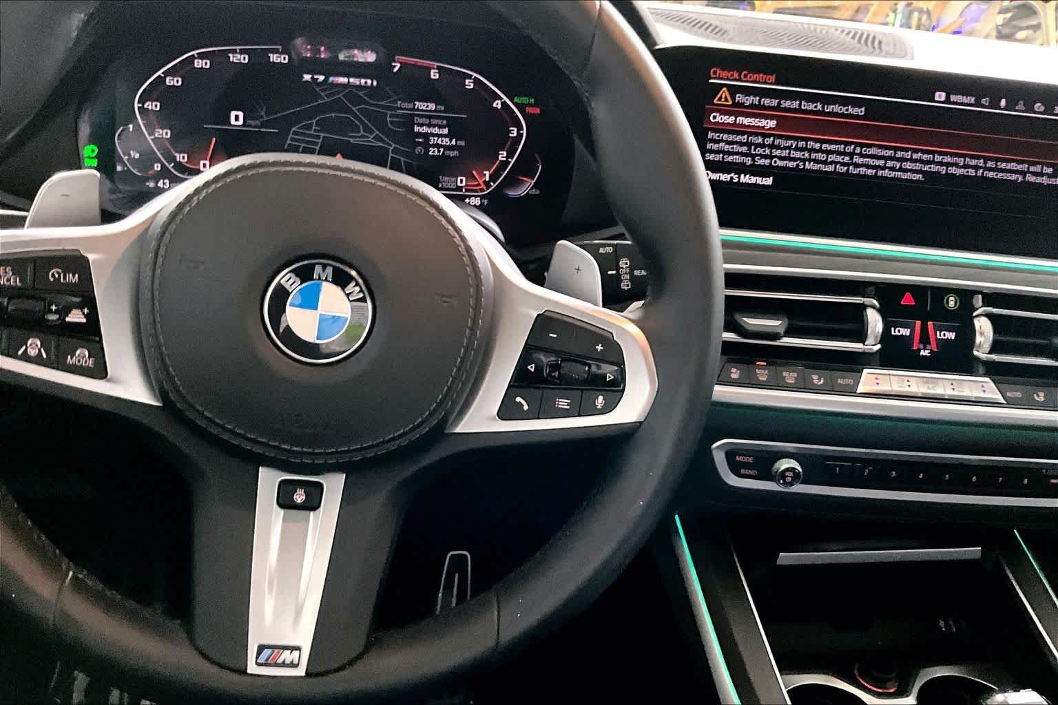 Used 2020 Alpine White BMW M50i image 25
