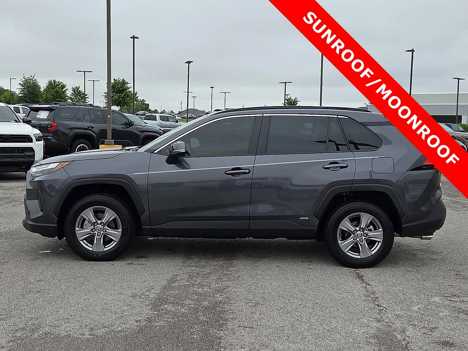 Used 2025 Magnetic Gray Metallic Toyota Hybrid XLE image 3