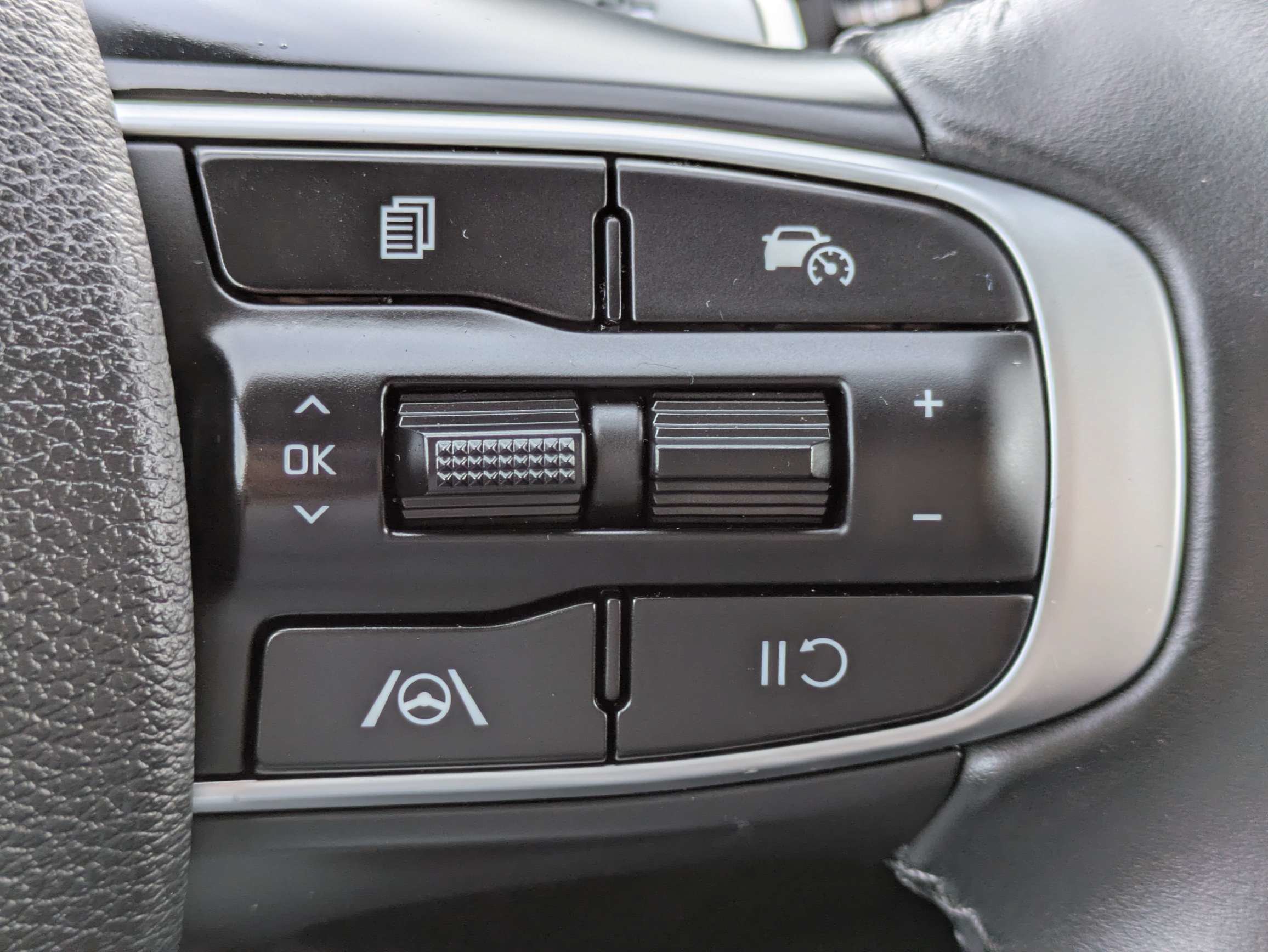 Certified Used 2025 Vesta Blue Kia EX image 32